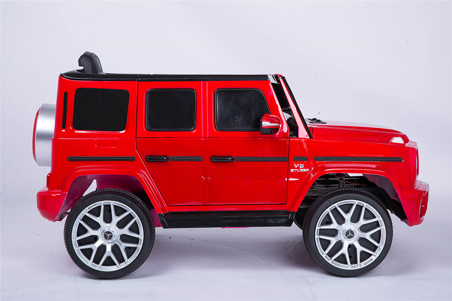 licensed Mercedes-Benz G63 Kids Ride On Car,kids Electric Car with Remote Control 12V licensed children car Motorized Vehicles for Girls,Boys,gift , Music, Horn, Spring Suspension, Safety Lock