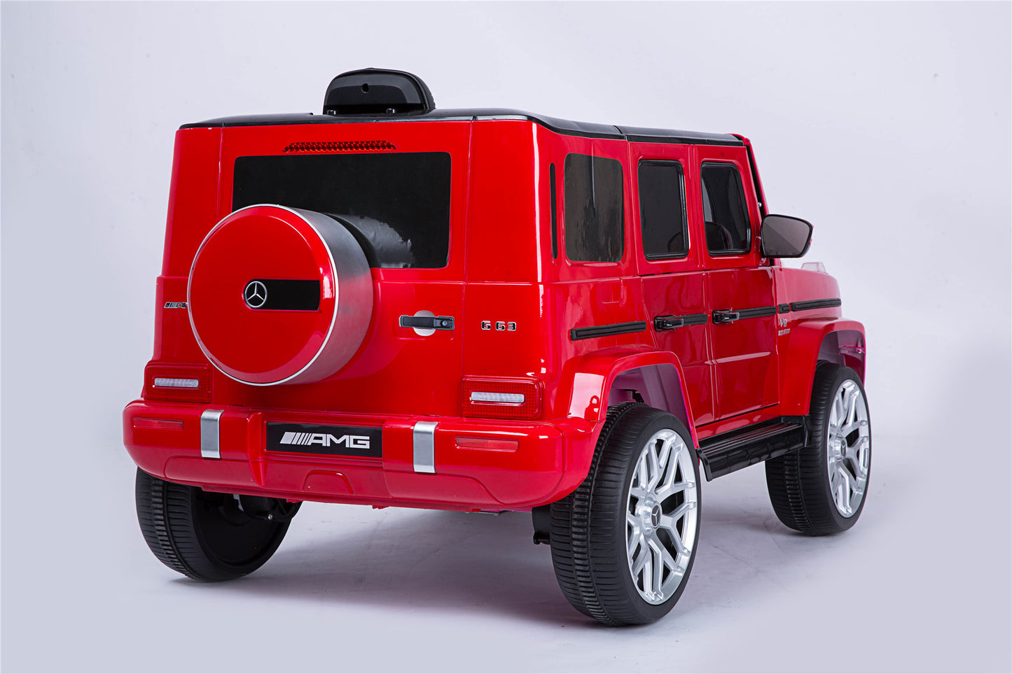 licensed Mercedes-Benz G63 Kids Ride On Car,kids Electric Car with Remote Control 12V licensed children car Motorized Vehicles for Girls,Boys,gift , Music, Horn, Spring Suspension, Safety Lock