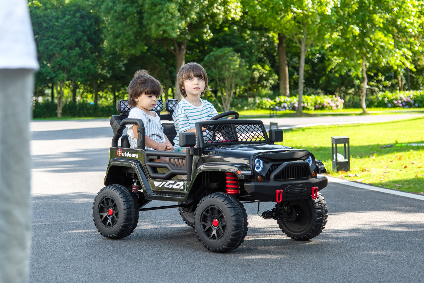 Black,24V 2 Seater Ride On Truck Car, 4WD motors, with 2.4G Remote Control,Metal Suspension,Soft Start,Music, LED Light,Outdoor/Off road/Electric Car,Toys Gifts