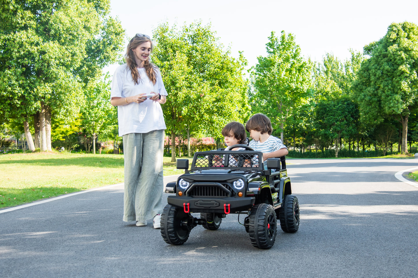 Black,24V 2 Seater Ride On Truck Car, 4WD motors, with 2.4G Remote Control,Metal Suspension,Soft Start,Music, LED Light,Outdoor/Off road/Electric Car,Toys Gifts